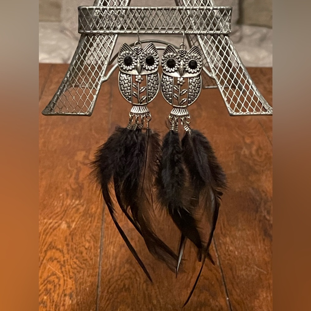 Owl Dangle Earrings w/ Feathers - Silver/Black